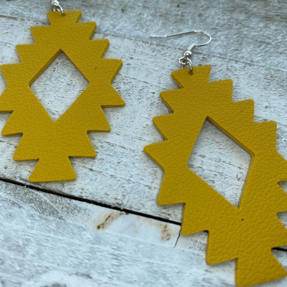 Yellow artisan earrings - Picture 2 of 2